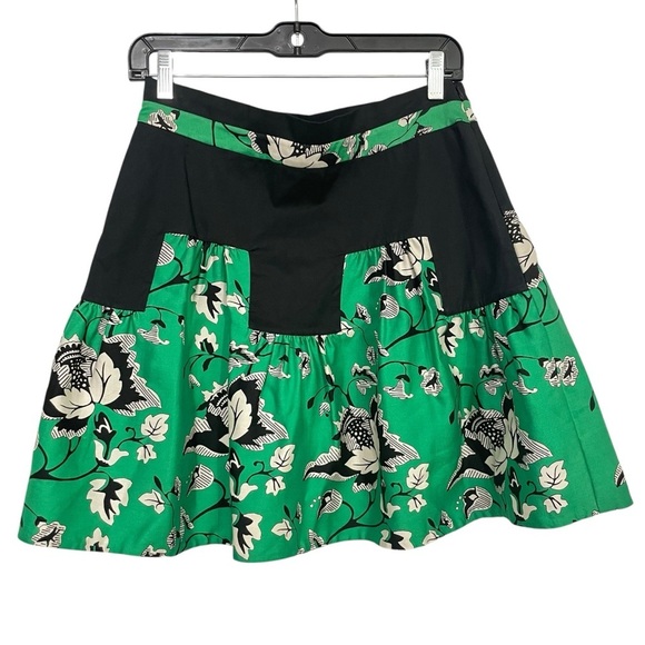 DVF Diane Von Furstenberg
Claire Green Floral Minis Skirt
Size 10 - Picture 2 of 16